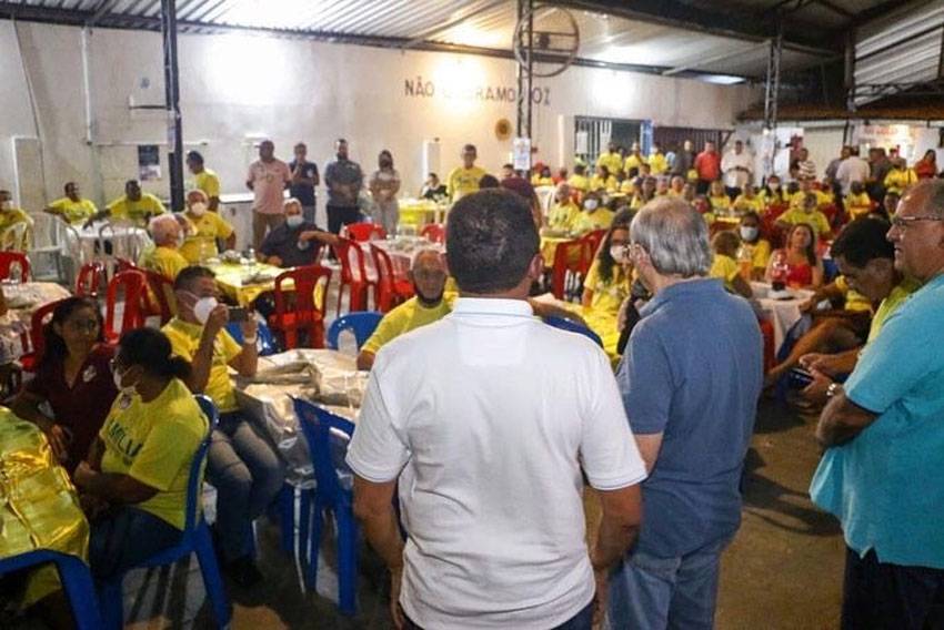 Multidão ovaciona Sílvio e Joel e confirmam sentimento de mudança: “Eu acredito”
